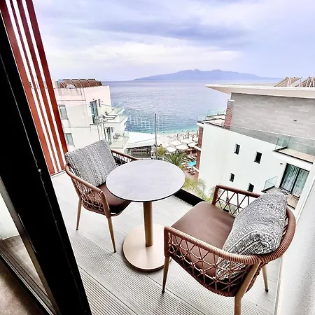 Andon Lapa & Hotel Sarande