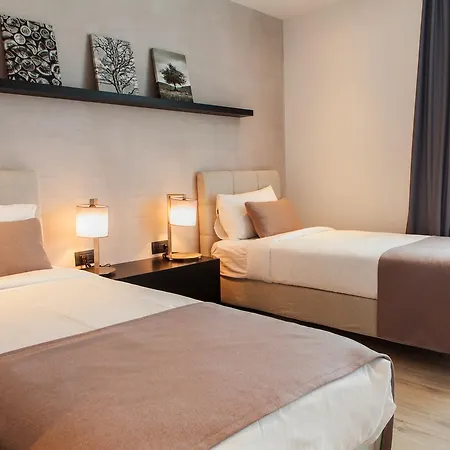 Andon Lapa & Hotel